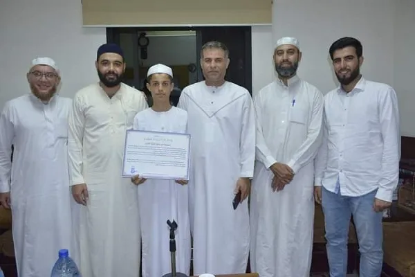 حافظ صغير يتخرّج من دار القرآن للحفظ والتلاوة في لبنان + صور