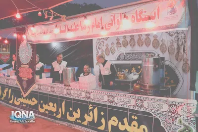 خدمت بی‌منت موکب امام رضا(ع)ملایر به زائران اربعین