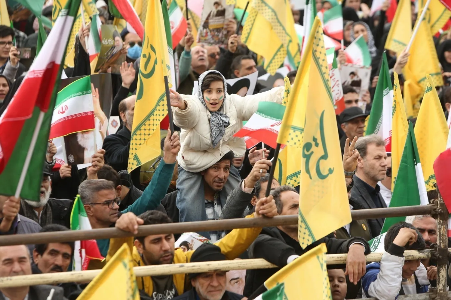 Manifestações em Todo o Irã Marcam Aniversário da Vitória da Revolução Islâmica