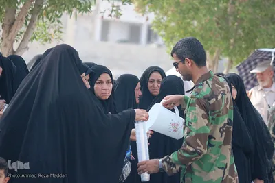 تشییع پیکر شش شهید دوران دفاع مقدس در لامرد