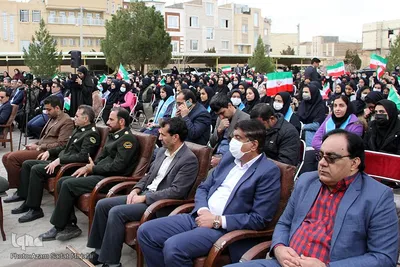نواختن زنگ انقلاب در یزد