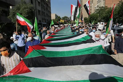 راهپیمایی ضد صهیونیستی نمازگزاران عید سعید فطر دانشگاه تهران در اعتراض به جنایات ضدبشری اخیر رژیم صهیونیستی در فلسطین اشغالی