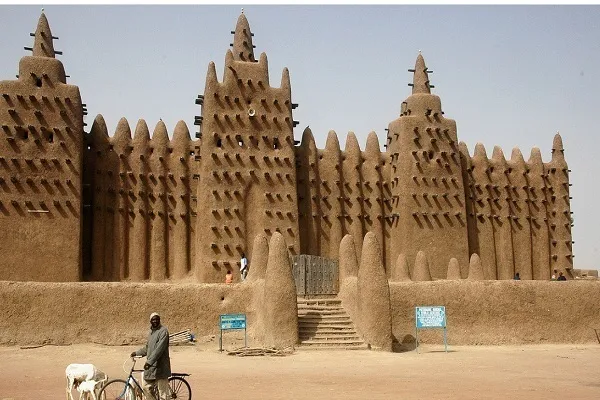 Mali Böyük Məscidinin yenidən qurulması üçün illik mərasim keçirilib