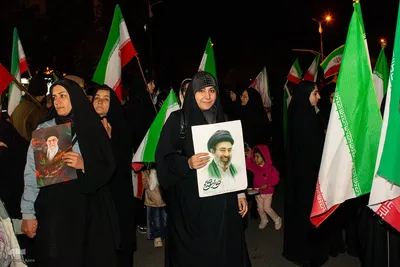 اجتماع عاشورایی جامعه دانشگاهیان اصفهان و علوم پزشکی در دفاع از میهن اسلامی