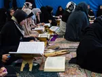 اعتکاف دانش‌آموزان دختر در مسجد سیدالشهدا(ع) خمینی‌شهر