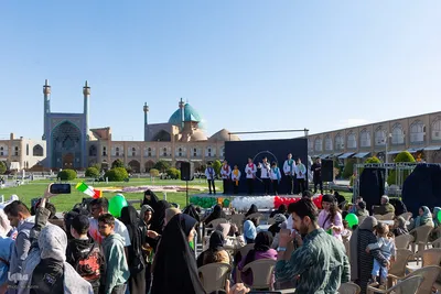 موکب دانشگاهیان اصفهان در میدان امام خمینی(ره)