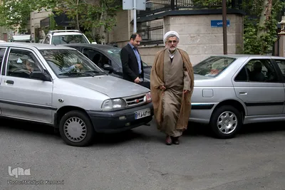 بازدیدحجت الاسلام حشمتی از نمایشگاه خوشنویسی آیات قرآنی مهناز قربانپور