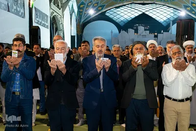 اقامه نماز عید فطر در مصلای اصفهان