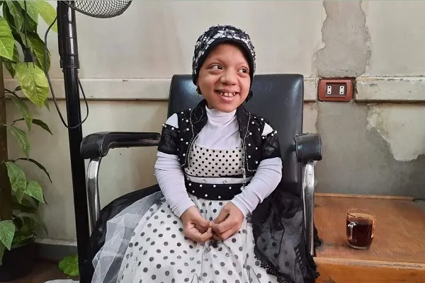 Egyptian Girl Defying Her Disability by Memorizing Quran