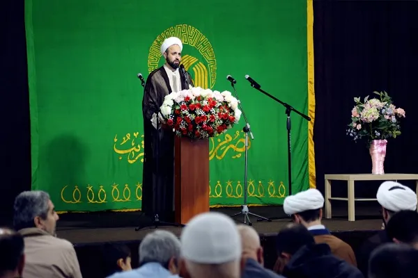 صلوات خاصه امام رضا(ع) در روسیه خوشنویسی شد + عکس