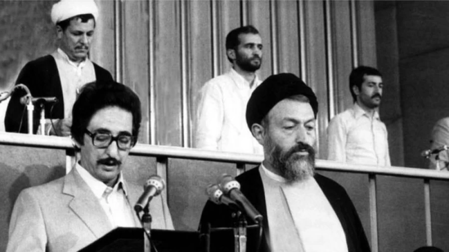 نخستین رئیسجمهور جمهوری اسلامی عزل شد نخستین رئیسجمهور جمهوری اسلامی عزل شد