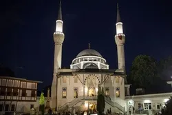 Bomb Threat Sent to Berlin Mosque
