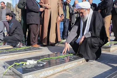 جشن پدران آسمانی با غبارروبی مزار شهدای انقلاب و دفاع مقدس