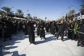 حرکت دسته‌های عزاداری به سمت حرمین شهدای کربلا