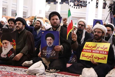 بیعت روحانیون و طلاب فارس با سومین رهبر معظم انقلاب