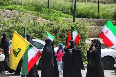 بیرق گردانی در عزای امام جعفر صادق(ع)