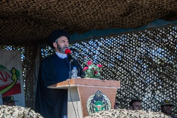 مقابل دشمن باید رجز خواند نه روضه