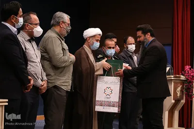 مراسم تجلیل از فرزندان شهدا در شیراز‎‎