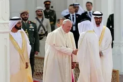 Papst offiziell in Abu Dhabi begrüßt