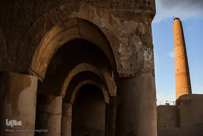 
افراشته فیروزه‌ای؛ مسجد تاریخانه‎‎ دامغان
