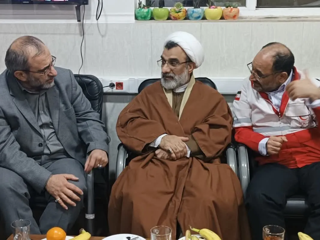 بازدید دبیر شورای عالی انقلاب فرهنگی از جمعیت هلال احمر استان مرکزی
