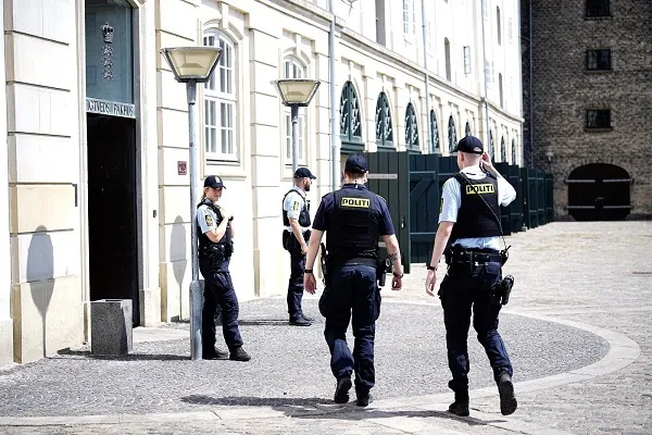 Danish Far-right Group Desecrate Quran in Front of Iraqi Embassy