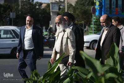 مجسمه علامه امینی در میدان الغدیر تهران