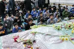 وداع دانش‌آموزان بیرجندی با شهدای گمنام