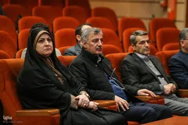 مراسم گرامیداشت هفته‌نامه بازار کار همراه با برنامه نکوداشت سیدکاظم حسینی