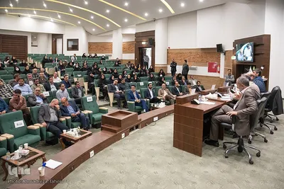نشست صمیمانه رئیس جهاددانشگاهی با اعضای واحد‌های جهاددانشگاهی در اصفهان