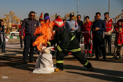 مانور آمادگی و مراسم پاسداشت آتشنشان داوطلب شیراز