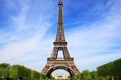 La Tour Eiffel aura-t-elle sa mosquée?