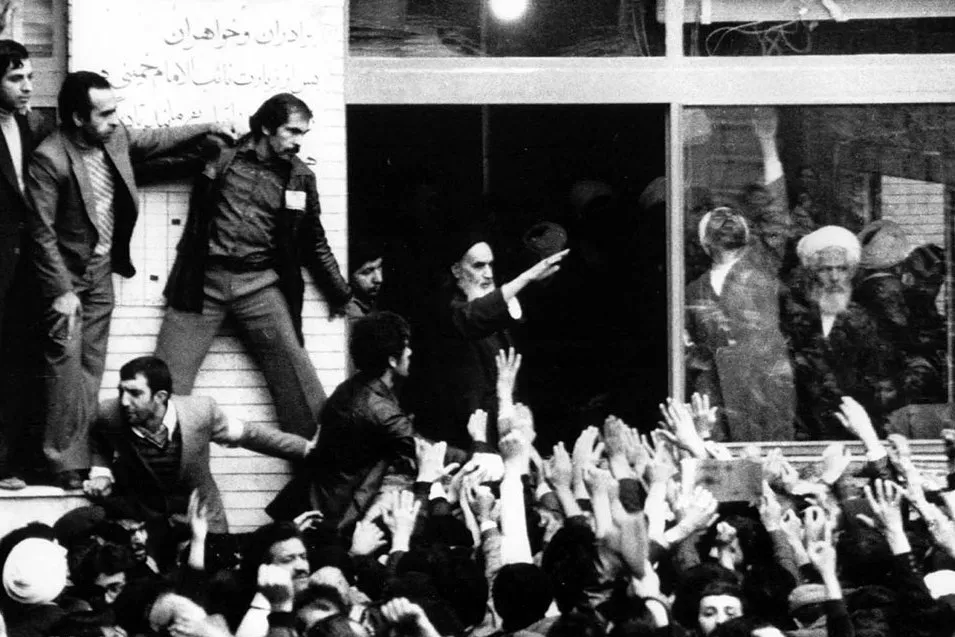 دیدگاه جریان‌های غیرمذهبی درباره آینده انقلابی ایران