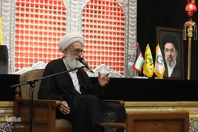 مراسم گرامیداشت رهبر شهید از سوی آیت‌الله مکارم شیرازی
