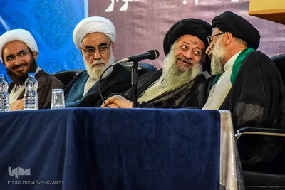 از راست حجت‌الاسلام والمسلمین سید نبی‌الله موسوی‌فرد، امام جمعه جدید اهواز، آیت‌الله سید محمدعلی موسوی جزایری، امام جمعه سابق اهواز، حجت‌الاسلام‌والمسلمین محمدی گلپایگانی، رئیس دفتر مقام معظم رهبری  و حجت الاسلام والمسلمین محمدجواد حاج علی اکبری، رئیس شورای سیاستگذاری ائمه جمعه