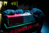 برادری که تا ابد پدر ماند