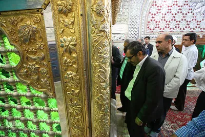غبارروبی آستان مقدس امامزاده حمزه(س)