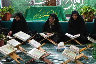 محفل جزءخوانی و تفسیر قرآن در امامزاده محسن اصفهان