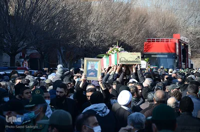 مراسم تشییع پیکر سه شهید گمنام در تبریز‎‎