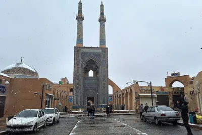 رخت سفید بر تن یزد جهانی