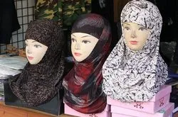 La femme musulmane voilée : une proie facile aux attaques islamophobes