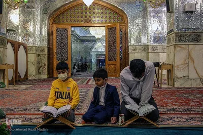 کرسی‌ تلاوت‌ یادبود شهدای تروریستی‌ حرم رضوی