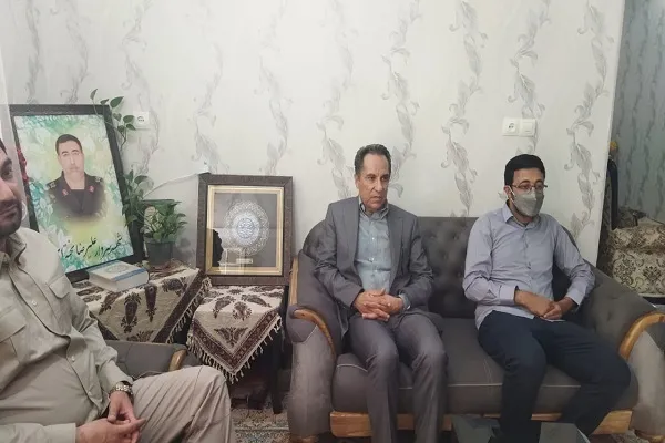 دیدار با خانواده شهید مدافع سلامت در زاهدان