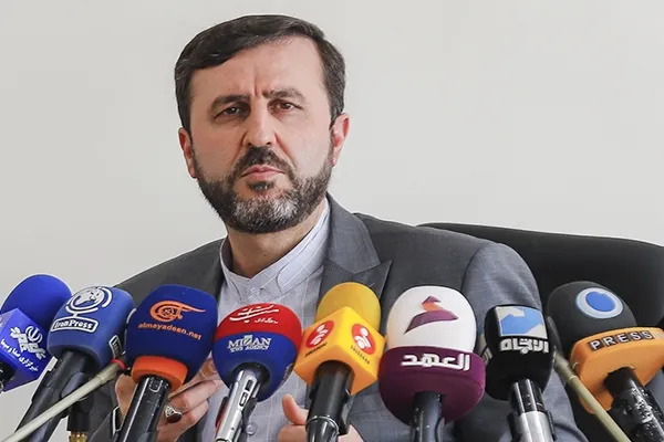 روایت غریب‌آبادی از رفتارهای متناقض غربی‌ها در قبال حوادث ایران