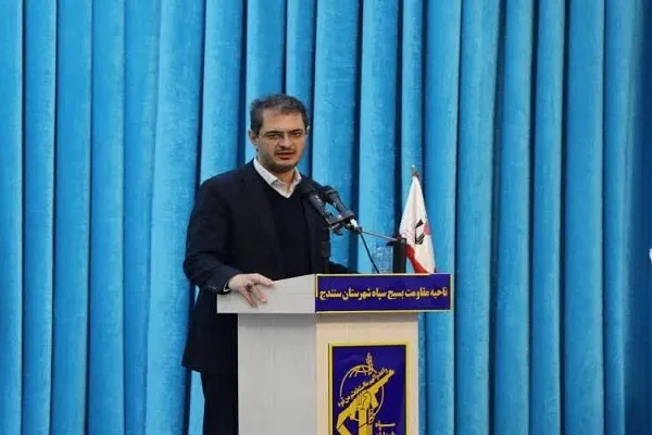 گرامیداشت شهدا مانع تحریف دشمنان از وقایع انقلاب می‌شود