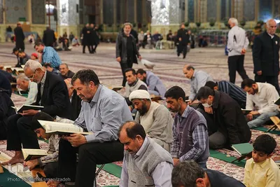  جزء خوانی قرآن کریم در حرم امام رضا(ع)
