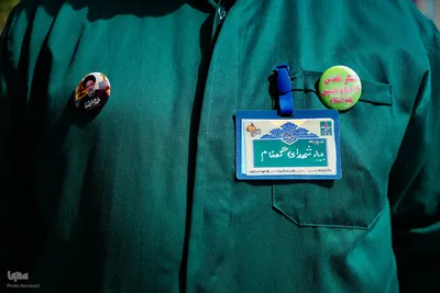 خادمی رزمندگان لشکر‌۱۴ امام حسین(ع) اصفهان در چایخانه حضرت رضا(ع)
