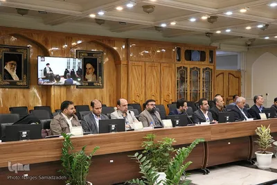 نشست ستاد انتخابات اصفهان پیش از آغاز رأی‌گیری