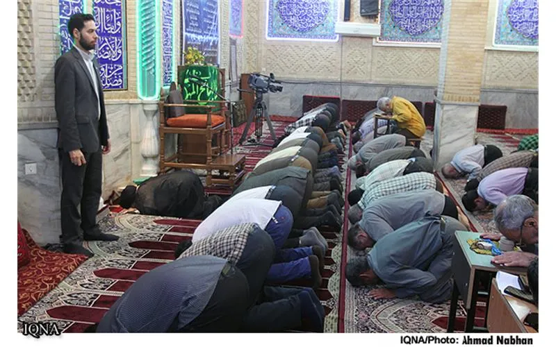 نماز جماعت در اداره‌ها تعطیل شد