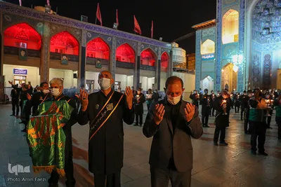 مراسم شام غریبان و لاله گردانی خادمین حرم شاهچراغ (ع)